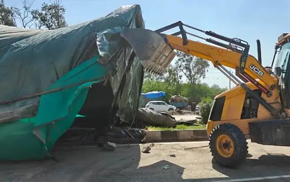 शंभू बॉर्डर पर किलोमीटरों तक दिखे टेंट ही टेंट, चारों ओर सन्नाटा!