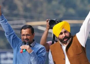 पंजाब की सियासत पर संकट, पूरी कैबिनेट के साथ केजरीवाल से मिलने दिल्ली रवाना हुए भगवंत मान