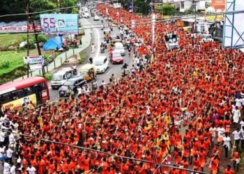 कावड़ यात्रा के लिए योगी सरकार का नया फरमान, सभी दुकानदार लगाएं अपने नाम का बोर्ड…