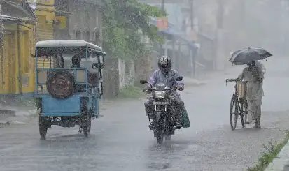 इन राज्यों में आईएमडी ने जारी किया बारिश का अलर्ट, उत्तराखंड में स्कूल बंद
