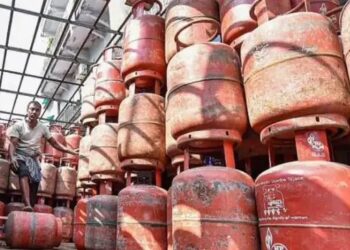 वाणिज्यिक एलपीजी सिलेंडर की कीमत में 24 रुपये की कटौती; 1 जून से प्रभावी