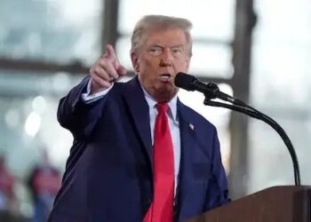 डोनाल्ड ट्रंप ने दी सभी देशों को चेतावनी,100% टैरिफ लगाने की दी धमकी