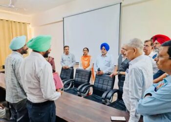 मधुमक्खी पालकों को सिखाई गई शहद से शरबत और वाइन बनाने की तकनीक