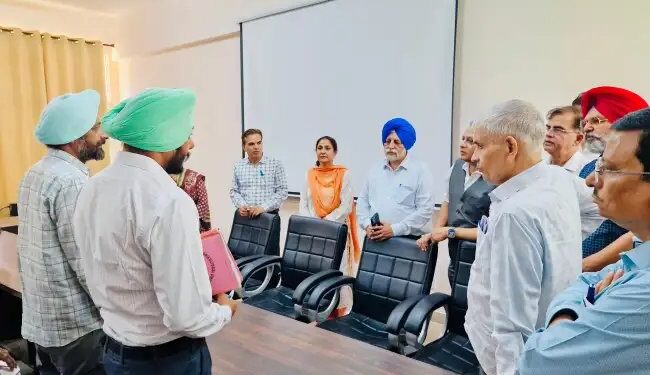 मधुमक्खी पालकों को सिखाई गई शहद से शरबत और वाइन बनाने की तकनीक