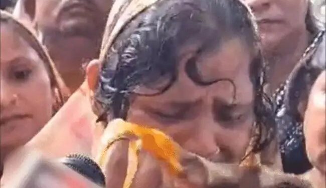 वाराणसी में मां बोली-मंत्री के इशारे पर बेटे की हत्या की