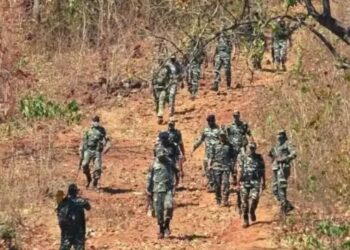 छत्तीसगढ़: बड़ा नक्सली हमला, एनकाउंटर में 16 नक्सली ढेर, दंतेवाड़ा में सर्च ऑपरेशन जारी