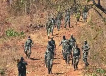 छत्तीसगढ़ में बड़ा नक्सली हमला, IED ब्लास्ट में 8 जवान हुए शहीद