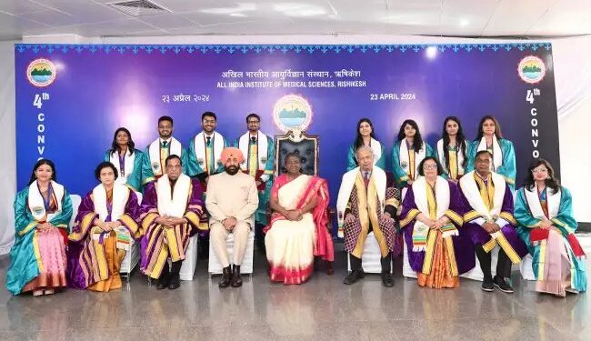 एम्स ऋषिकेश में आयोजित किया गया दीक्षांत समारोह, जानिए क्या कहा राष्ट्रपति ने