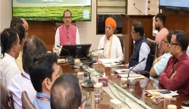 मोदी सरकार किसानों की आय बढ़ाने के लिए विभिन्न उपाय कर रही है: केन्द्रीय कृषि मंत्री