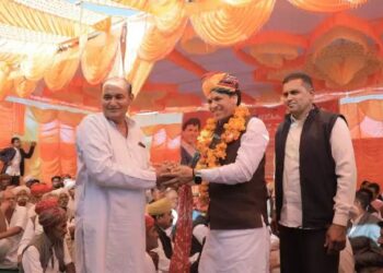 केन्द्रीय कृषि राज्यमंत्री कृषि योजनाओं की समीक्षा बैठक में शामिल हुए