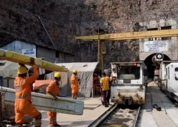 तेलंगाना सुरंग हादसे में 40 मीटर दूर बचाव अभियान जारी, GSI-NGRI विशेषज्ञ मौके पर मौजूद!