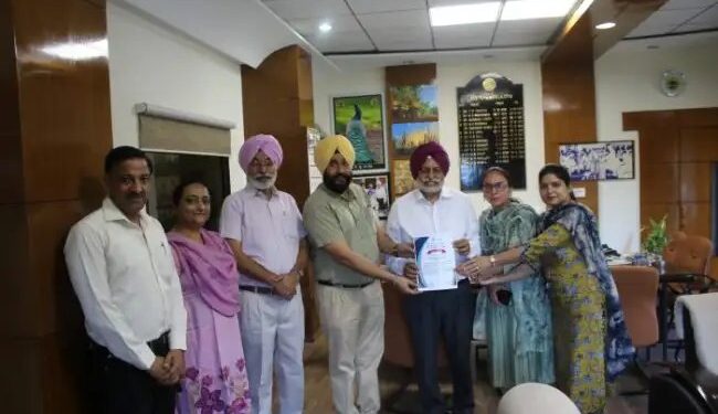 बीज तकनीक अनुसंधान में उत्कृष्ट योगदान के लिए PAU के STR यूनिट को मिला ‘बेस्ट सेंटर अवार्ड’