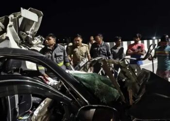 डिवाइडर से टक्कर के बाद ट्रक ने रौंदा, कन्नौज के 5 डॉक्टरों की मौत, जानें कैसे हुआ हादसा