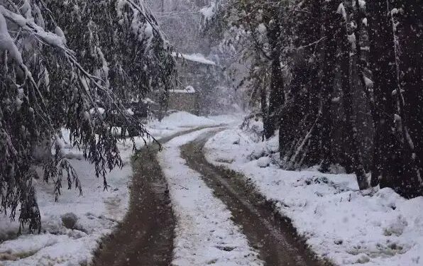 जम्मू-कश्मीर के साथ इन राज्यों में बारिश का अलर्ट, जानें क्या है मौसम अपडेट?