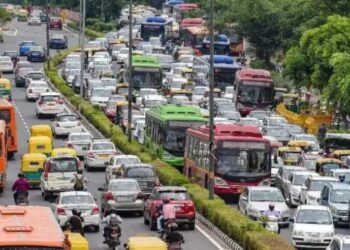 दिल्ली: 55 लाख गाड़ियों का रजिस्ट्रेशन रद्द, अब नहीं मिलेगा पेट्रोल!