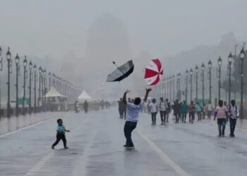 5 दिनों के लिए IMD ने जारी की चेतावनी, इन राज्यों में बारिश के साथ चलेगी तेज हवाएं