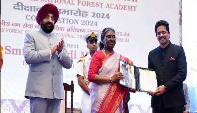 राष्ट्रपति द्रौपदी मुर्मू ने राष्ट्रीय वन अकादमी के दीक्षांत समारोह को संबोधित किया