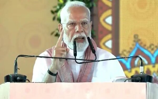 PM MODI ने पाक पर साधा निशाना , आतंकियों ने आदिल को भी मार डाला….