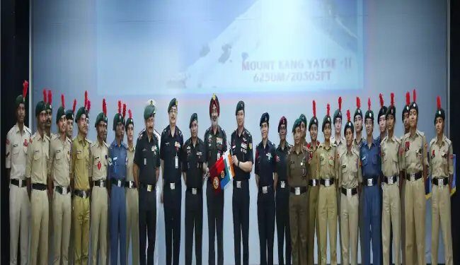 NCC के महानिदेशक ने पर्वतारोहियों को हरी झंडी दिखा रवाना किया