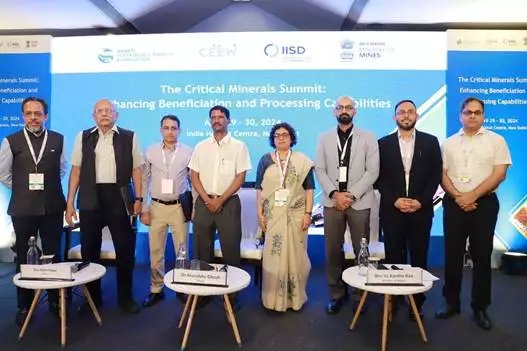 दो-दिवसीय महत्वपूर्ण खनिज शिखर सम्मेलन आयोजित किया गया