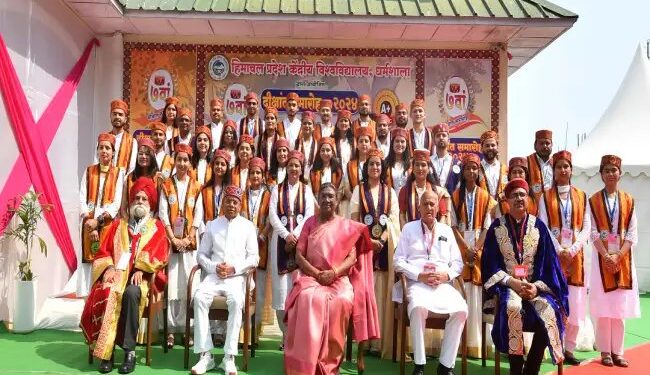 हिमाचल प्रदेश के केंद्रीय विश्वविद्यालय के 7वें दीक्षांत समारोह में शामिल हुई