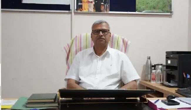 कृषि विज्ञान केंद्र से किसानों को मिल रही नई कृषि तकनीक : डॉ. ओमवीर सिंह