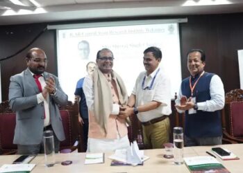 केंद्रीय कृषि मंत्री ने बरेली स्थित ICAR–CARI का दौरा कर अनुसंधान गतिविधियों की समीक्षा की