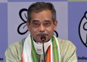 तृणमूल छोड़ 4 साल बाद कांग्रेस में वापिस आए अभिजीत मुखर्जी, कहा- गलती हो गई….