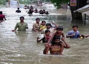 बिहार: 200 गांवों में बाढ़ का प्रकोप, ढाई लाख लोगों का जीवन हुआ प्रभावित