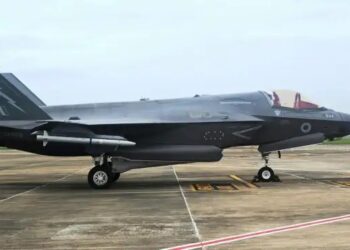 केरल पहुंची ब्रिटेन की विशेषज्ञ टीम, एफ-35बी फाइटर जेट की जांच शुरू; वापस ले जाने पर होगा अहम फैसला