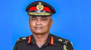 आर्मी चीफ मनोज पांडे को एक महीना का सेवा विस्तार दिए जाने पर राजनीति शुरू