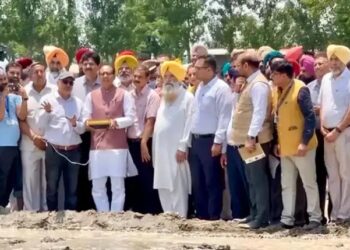 एक बटन से खेती की क्रांति: कृषि मंत्री ने बिना खेत में उतरे चलाया PAU का रिमोट संचालित ट्रांसप्लांटर