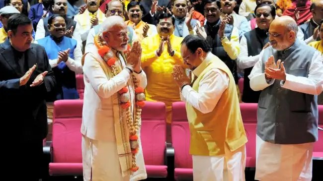 मोदी NDA के नेता चुने गए, नीतीश-चंद्रबाबू ने समर्थन किया