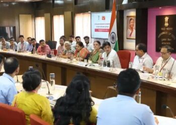 संचार मंत्री ज्योतिरादित्य सिंधिया का डाक विभाग के कर्मचारियों से संवाद किया, ‘डाक सेवा, जन सेवा’ को मिलेगा बढ़ावा