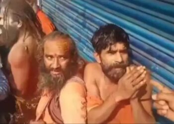 गंगासागर जा रहे 3 साधुओं पर बंगाल में भीड़ ने किया हमला, ममता बनर्जी पर उठे सवाल