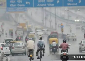 दिल्ली- NCR के कई इलाकों में बारिश के बाद कोहरे और ठंड का डबल अटैक