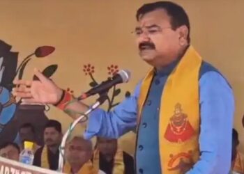 UP के गन्ना विकास मंत्री ने गौशाला को लेकर किया ये दावा, किसानों को लगाई फटकार!