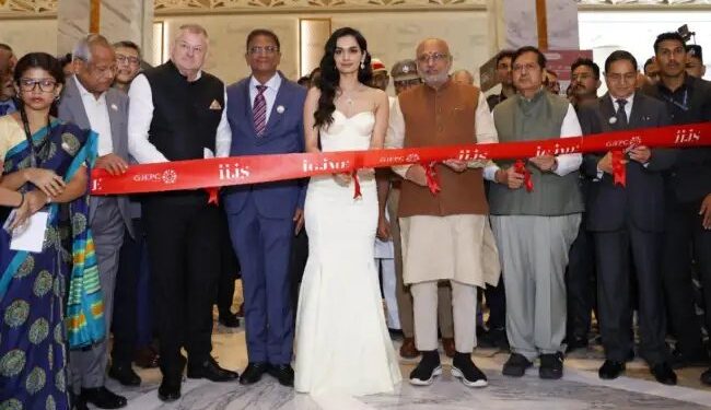 महाराष्ट्र के राज्यपाल ने इंडिया इंटरनेशनल ज्वेलरी शो प्रीमियर 2024 का उद्घाटन किया