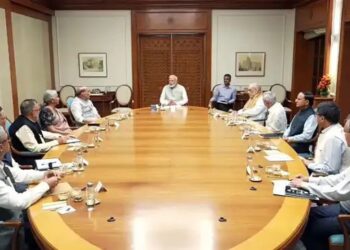 क्या भारत वापिस आएंगे बांग्लादेश में रह रहे 13 हजार छात्र? अलर्ट पर सरकार