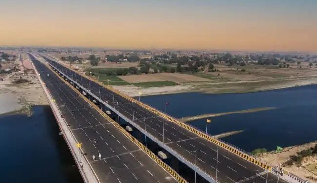 फरीदाबाद-नोएडा एयरपोर्ट एक्सप्रेसवे किनारे औद्योगिक शहर बसाने की तैयारी, 9,000 एकड़ जमीन अधिग्रहण की योजना