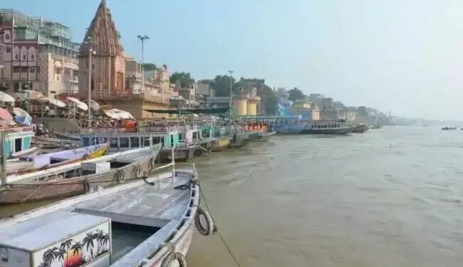 एक दिन की वृद्धि के बाद स्थिर हुआ गंगा का जलस्तर, रखी जा रही नजर…