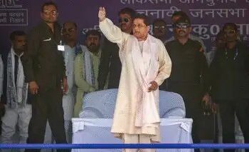 मायावती के जन्मदिन पर दिखा भतीजा ईशान, मिलने वाली है ये बड़ी जिम्मेदारी