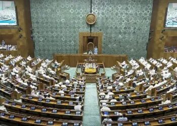 अमेरिका से हो रही भारतीयों की वापसी पर भड़का विपक्ष, संसद में जोरदार हंगामा