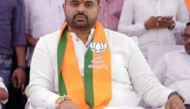 यौन उत्पीड़न मामले का मास्टरमाइंड प्रज्वल रेवन्ना विशेष जांच दल के सामने आत्मसमर्पण क