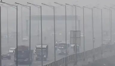 दिल्ली में AQI 450, प्रदूषण को लेकर सीएम आतिशी ने शुरु किया दौरा