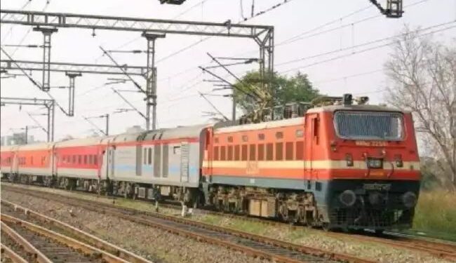 ग्रीष्म ऋतु 2024 में रिकॉर्ड अतिरिक्त ट्रेनों का संचालन कर रही है भारतीय रेल