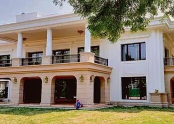 केजरीवाल के शीशमहल की होगी जांच, BJP की शिकायत पर एक्शन में आया CVC दे कड़े आदेश