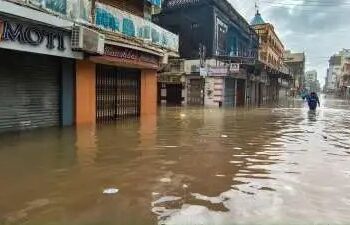 गुजरात, हिमाचल, उत्तराखंड में बारिश ने बरपाया कहर, कहीं डूबा शहर तो कहीं फटे बादल