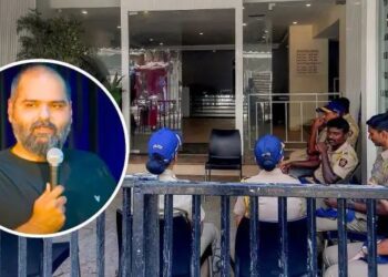 कुणाल कामरा की थाने में पेशी, विवादित बयान पर खार पुलिस ने भेजा नोटिस