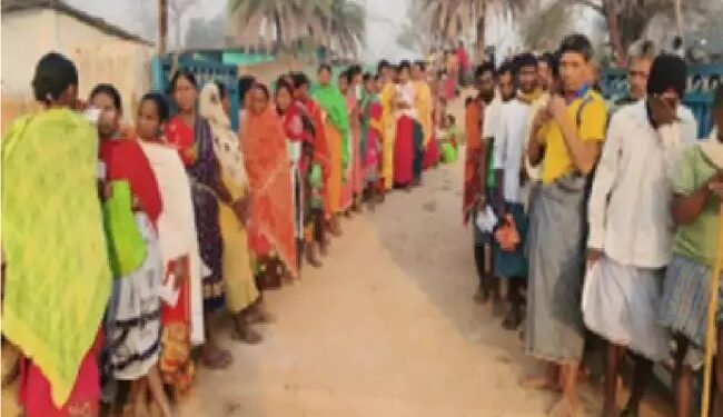 चुनाव के दौरान मतदाताओं का जबरदस्त उत्साह देखने को मिला